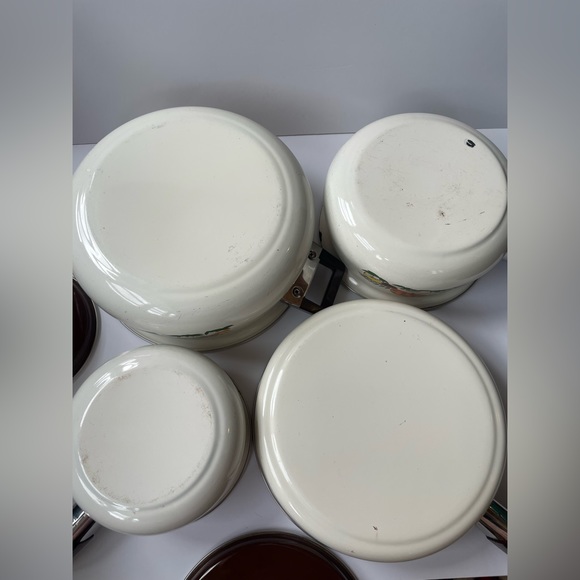 SOLD//Vintage 1970s Sears “Merry Mushroom” Pots and Pans, Set of 4 - Picture 7 of 10